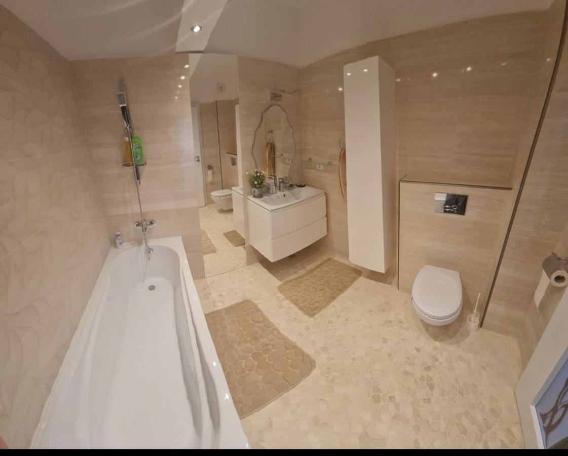 Iosia Apartment 203 오라데아 외부 사진